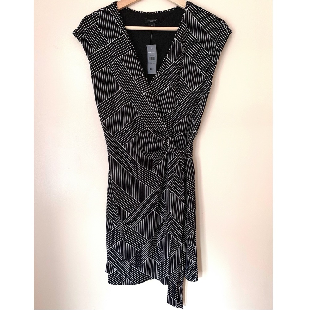 Ann Taylor • 00P • Cap Sleeve Wrap Dress Black and White Woven Stripe Print